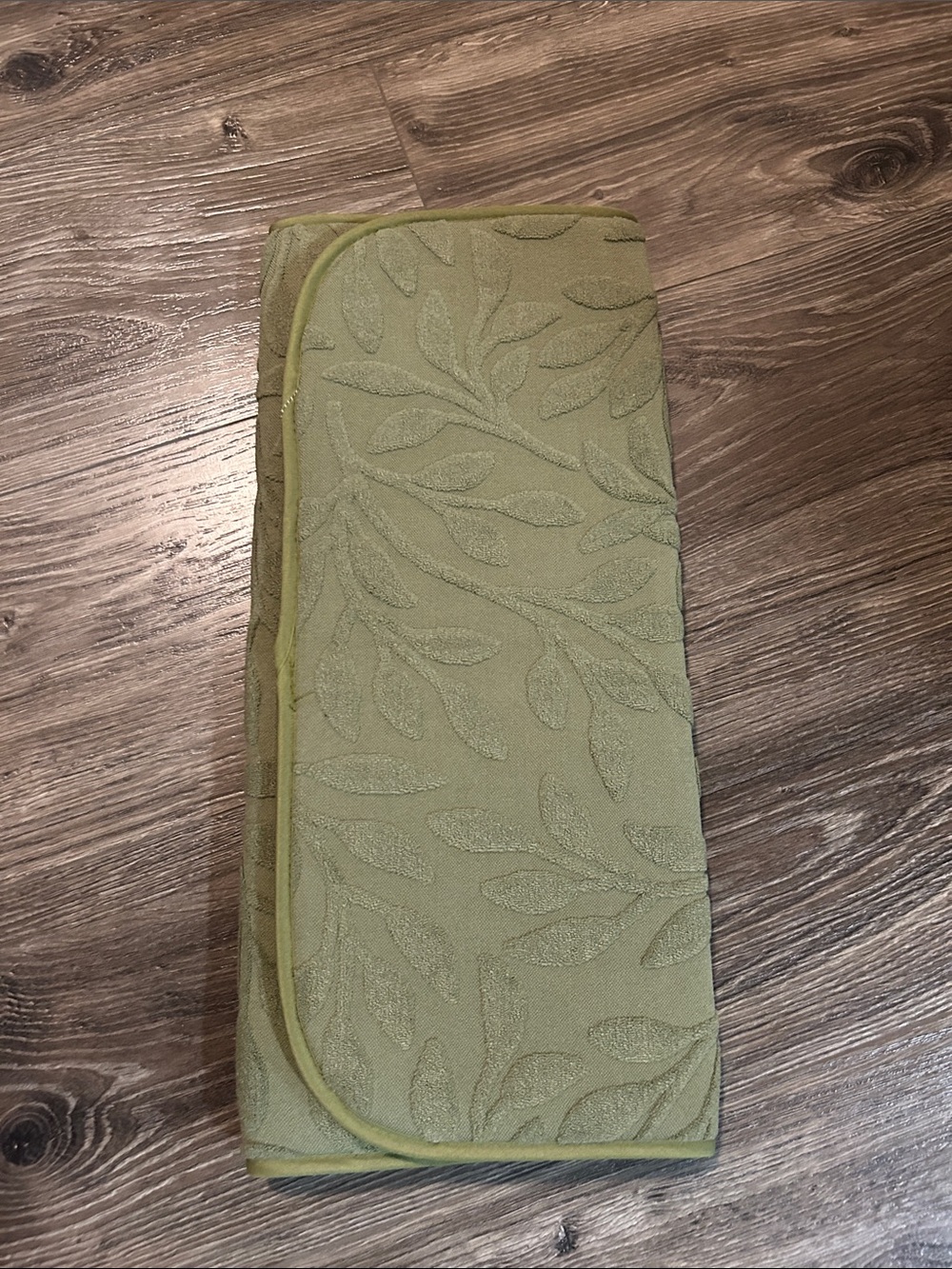 Olive Green Leaf Embossed Drying Mat - Picture 6 of 7